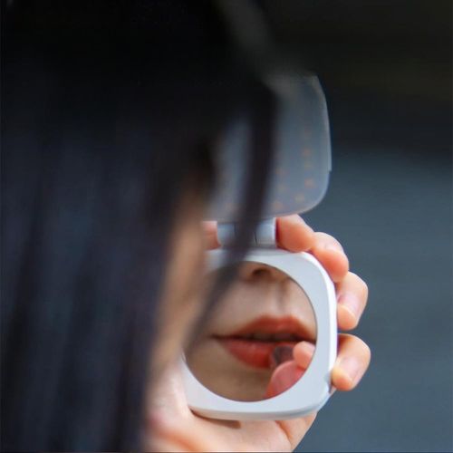 Mini Fill Light Rechargeable 3 Modes Adjustable 180° Flip & Built-in Mirror Magnetic Mobile Phone Selfie Ring Light