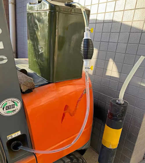 Multifunctional Manual Oil Pump with Durable PVC Pipe of 6.5 Feet