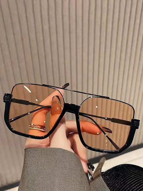 Unisex fashionable and versatile tinted lens sunglasses