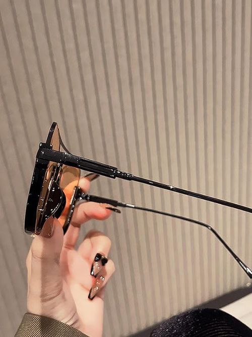 Unisex fashionable and versatile tinted lens sunglasses