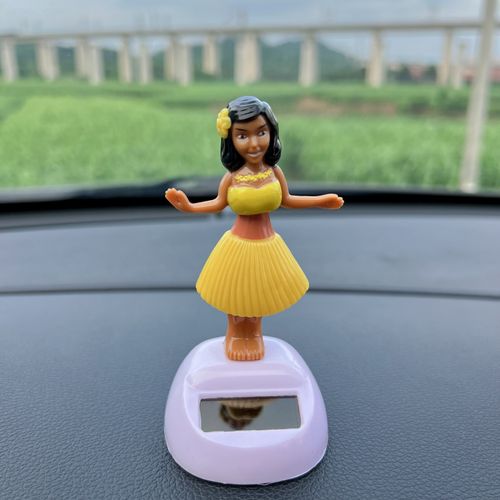 Hot-selling solar-powered beautiful woman figurine, a special automotive accessory, grass skirt girl decoration, gift from Hawaii
