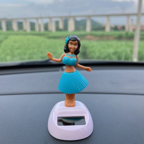 Hot-selling solar-powered beautiful woman figurine, a special automotive accessory, grass skirt girl decoration, gift from Hawaii