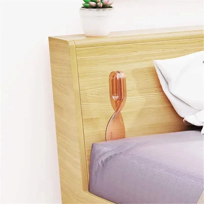 Bed sheet helper for lifting the mattress