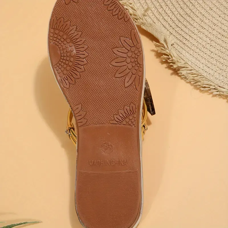Ladies' elegant heart-shaped decorative one-legged sandals - Lightweight PU-covered summer beach slippers with golden metal accents, open-toe design and cushioning insoles, suitable for casual outings and comfortable to wear