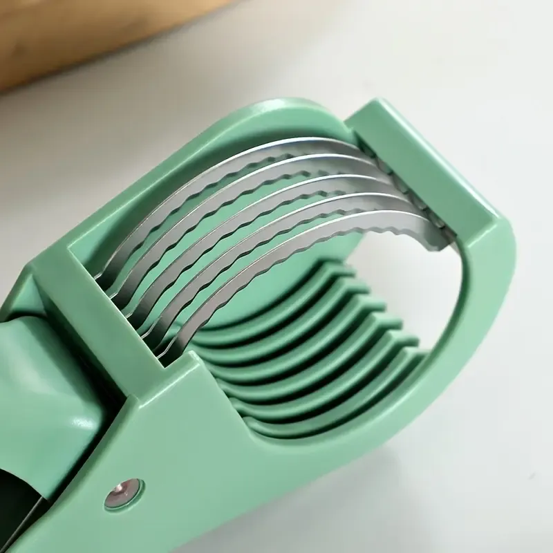 Manual multi-functional fruit and vegetable slicer with stainless steel blades - ergonomic handle for evenly slicing, dicing and shredding cucumbers, carrots, sweet peppers, tomatoes, apples, potatoes - a compact kitchen tool for salad preparation and fruit slicing