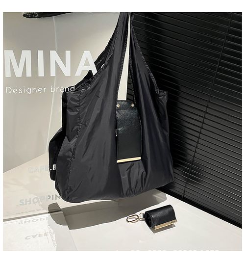 Stylish Keychain Foldable Shopping Bag — Always Ready, Always Fashionable