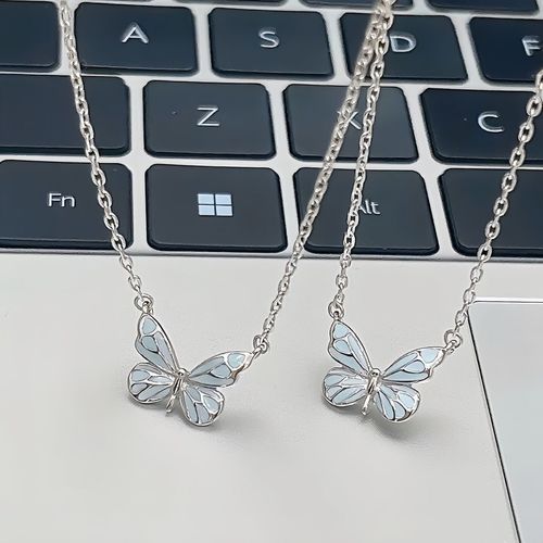 Elegant Butterfly Necklace & Bracelet Set - Glow in Style (2 Pieces)