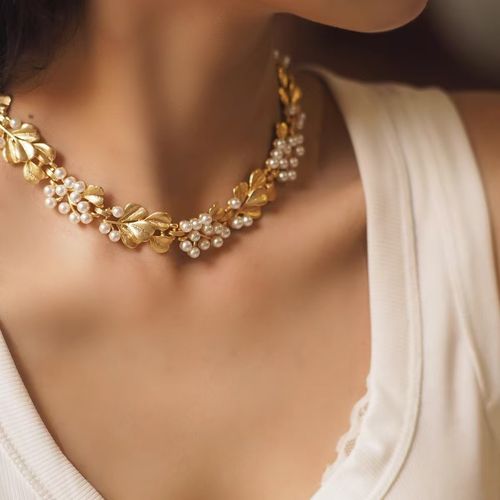 Vintage Fashion European and American Style Imitation Pearl Necklace Set - Perfect Gift for Wife, Family, or Girlfriend for Special Occasions