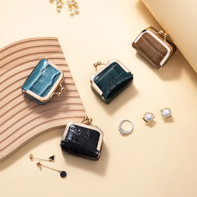 Genuine Cowhide Leather Mini Kiss-Lock Pouch (Crocodile Pattern)