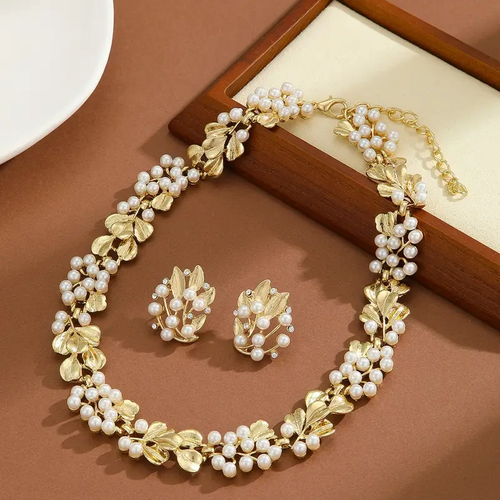 Vintage Fashion European and American Style Imitation Pearl Necklace Set - Perfect Gift for Wife, Family, or Girlfriend for Special Occasions