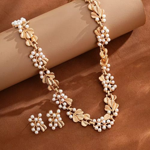 Vintage Fashion European and American Style Imitation Pearl Necklace Set - Perfect Gift for Wife, Family, or Girlfriend for Special Occasions