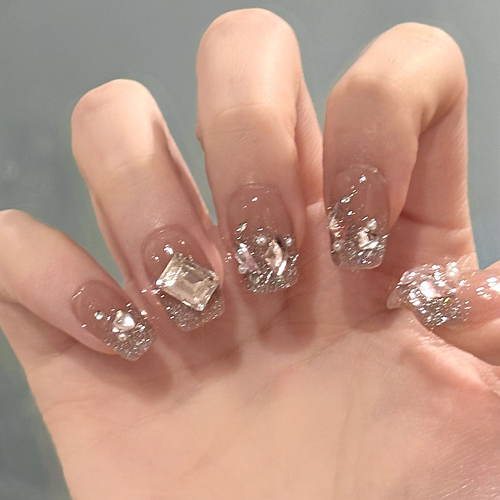 Pigeon egg-shaped, sparkling, rhinestone-embellished nail tips (10 pieces)