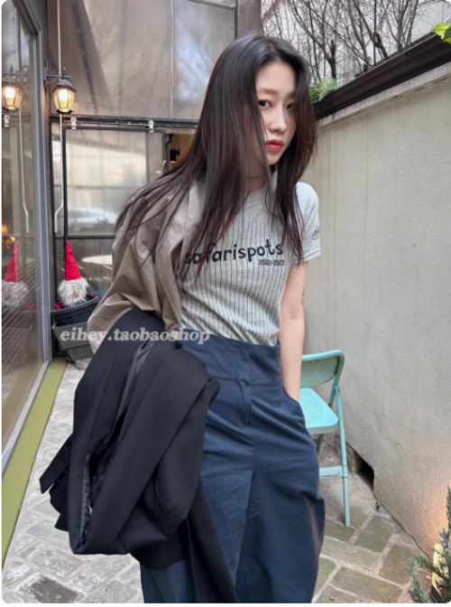 新款豎條紋短袖半袖圓領寬鬆上衣運動字母印花T恤女
