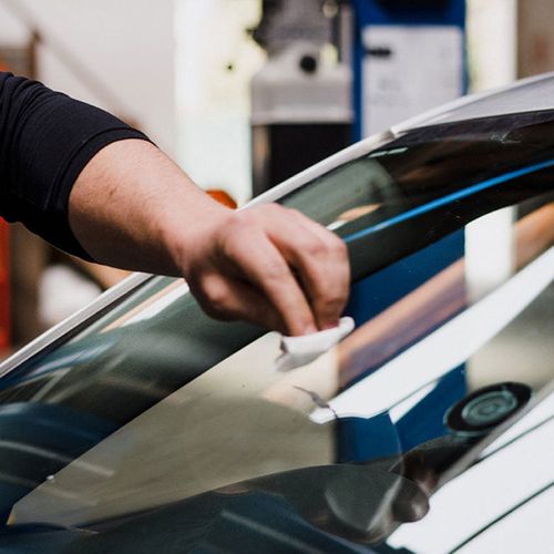 Repair kit for quick repair of cracks in car windows