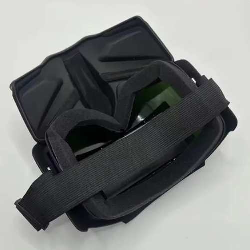 ✨Auto-Darkening Welding Helmet for Eye Safety