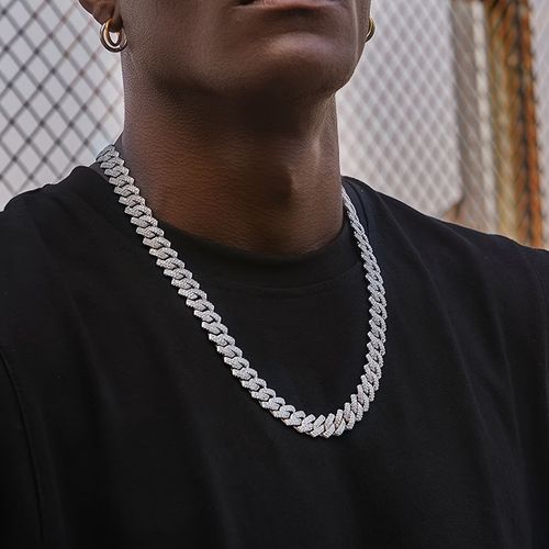 👨‍👩‍👧‍👦💎Premium Diamond-Encrusted Cuban Link Chain💫