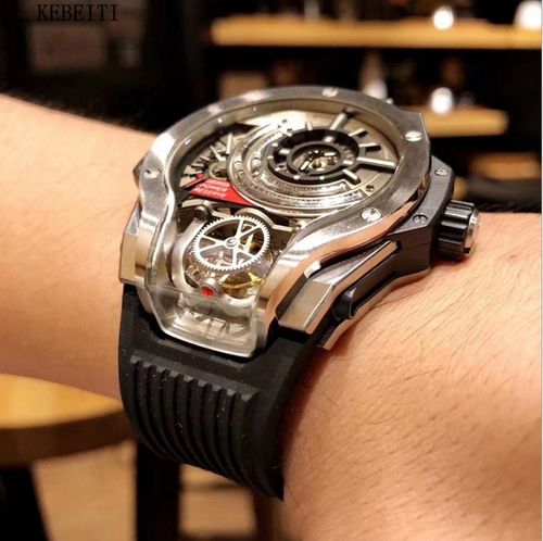 The same stylish large dial men's watch as Messi and Statham