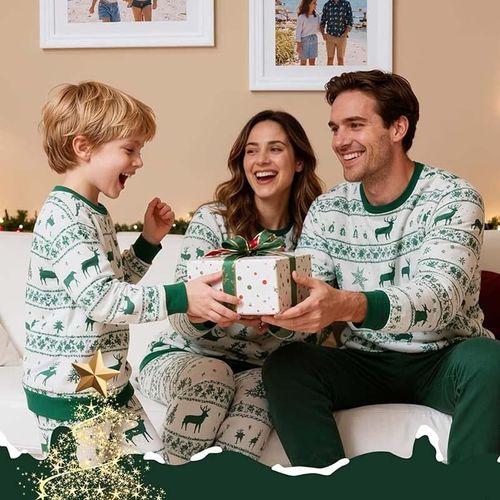 4K Game Stick 2 Controllers Games Emulators Retro Console for TV PC Projector