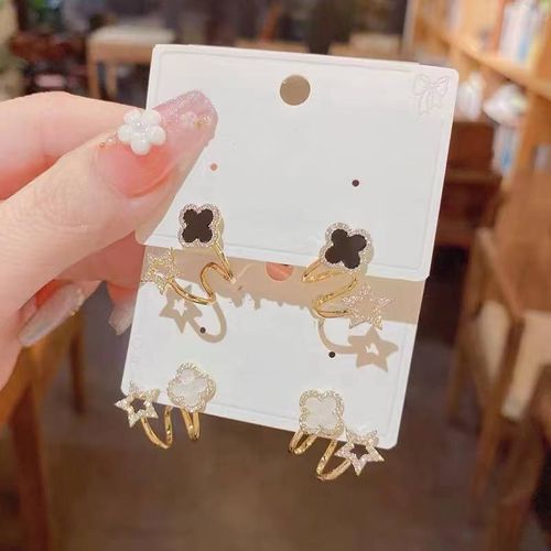 Gold Plated Needle Four Leaf Clover Stud Earrings for Women Elegant Earrings Jewelry