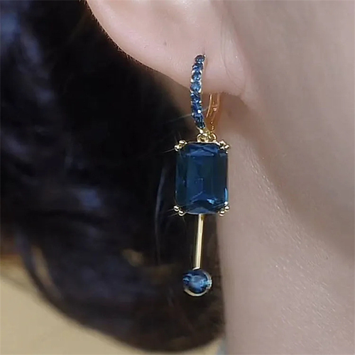 Korean-Inspired Exquisite Rhinestone Square Crystal Clip-Ons: Blue Geometric Sphere with Minimalist Chic & Premium Vibe
