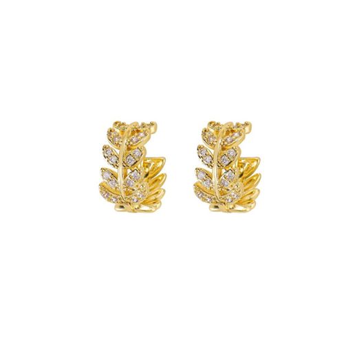 The latest style of maple leaf earrings in 2025 is exquisite and trendy, designed especially for girls.