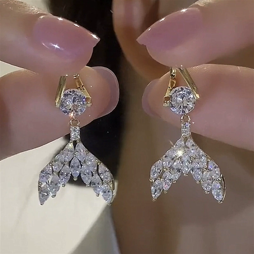 🌟 Korean-style Fishtail Earrings: Diamond-encrusted Delight! 🌟