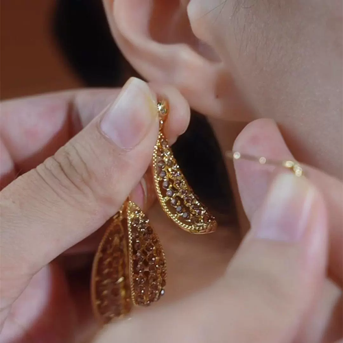 Maillard Brown Diamond-encrusted Retro and Exquisite Stud Earrings with a Two-way Wear Design - Stylish, Super Sparkling, Unique and Magnificent.
