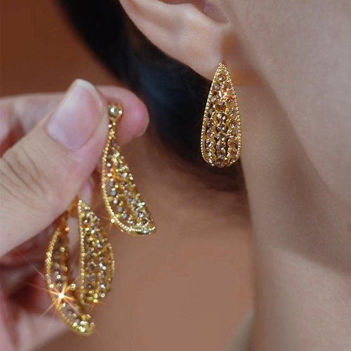 Maillard Brown Diamond-encrusted Retro and Exquisite Stud Earrings with a Two-way Wear Design - Stylish, Super Sparkling, Unique and Magnificent.