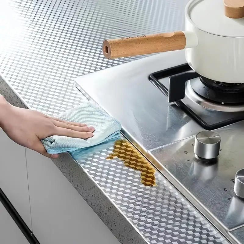Kitchen oil-proof stickers, fire-resistant and high-temperature resistant, cabinet waterproof and moisture-proof self-adhesive wallpaper, tin foil aluminum