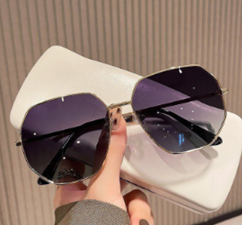 Metal polygonal anti-ultraviolet sunglasses, suitable for both men and women, ideal for driving, stylish and versatile, perfect for traveling, taking photos, and sun protection