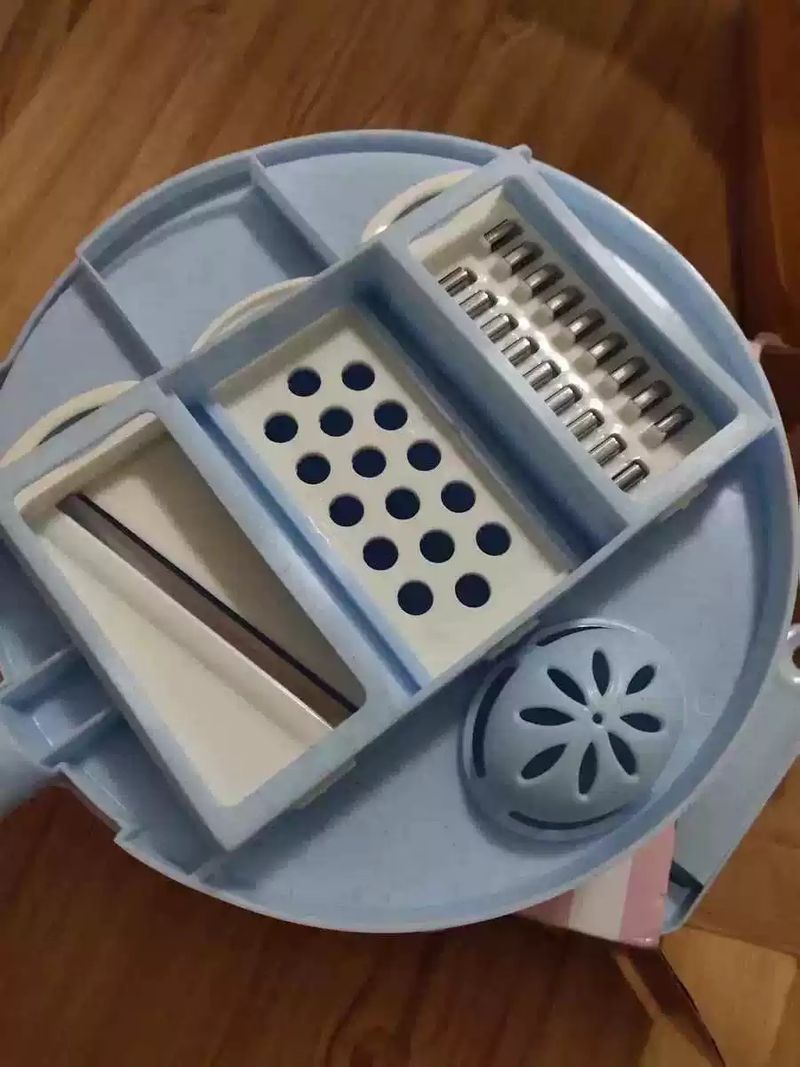 Multifunctional kitchen utensils, convenient and easy to use