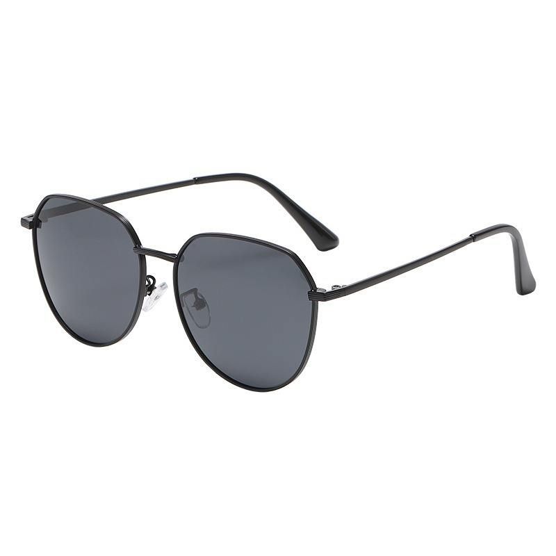 Metal polygonal anti-ultraviolet sunglasses, suitable for both men and women, ideal for driving, stylish and versatile, perfect for traveling, taking photos, and sun protection