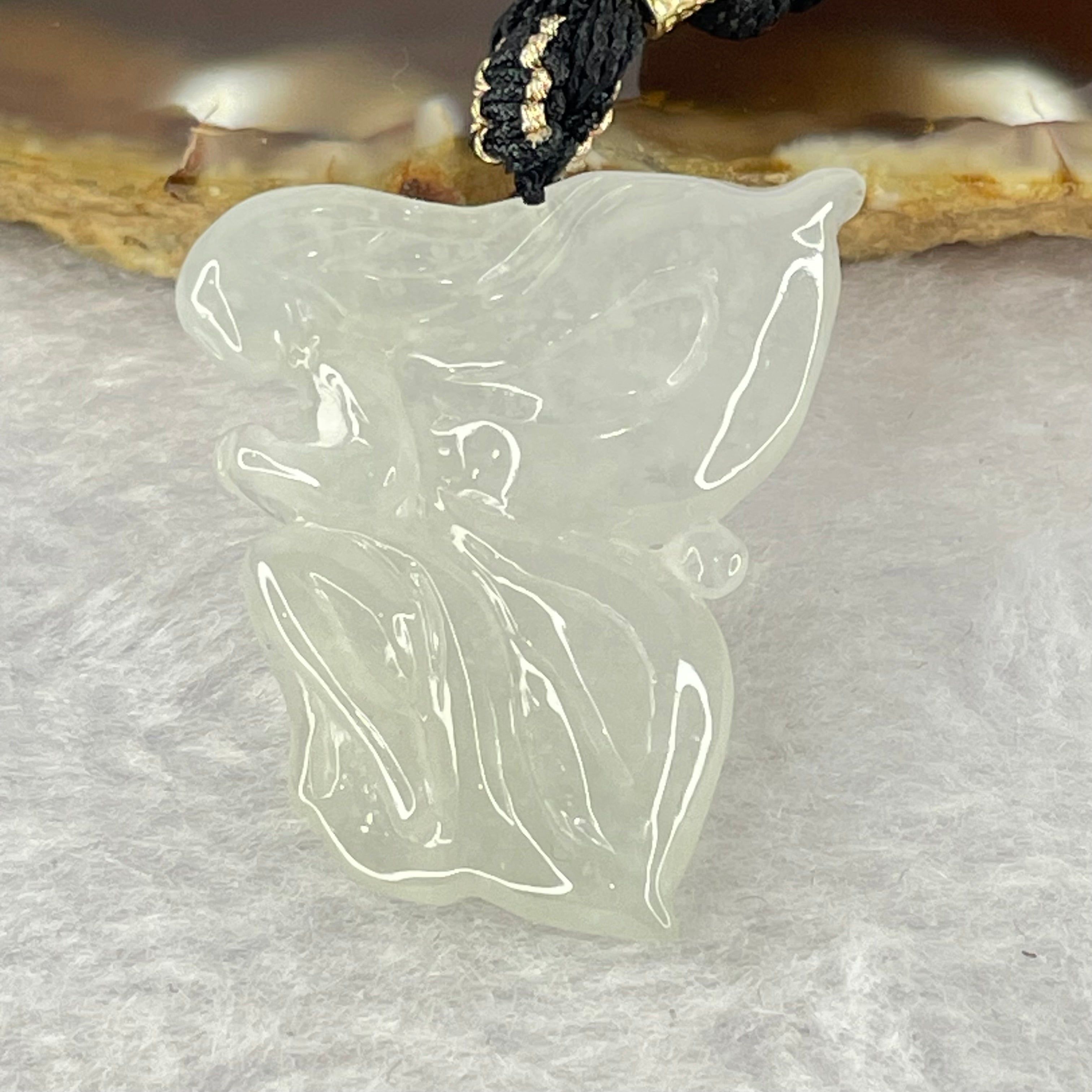 Type A Semi Icy Light Green Lavender Jadeite Fairy Pendent 10.58g 34.0 by 25.7 by 5.3mm