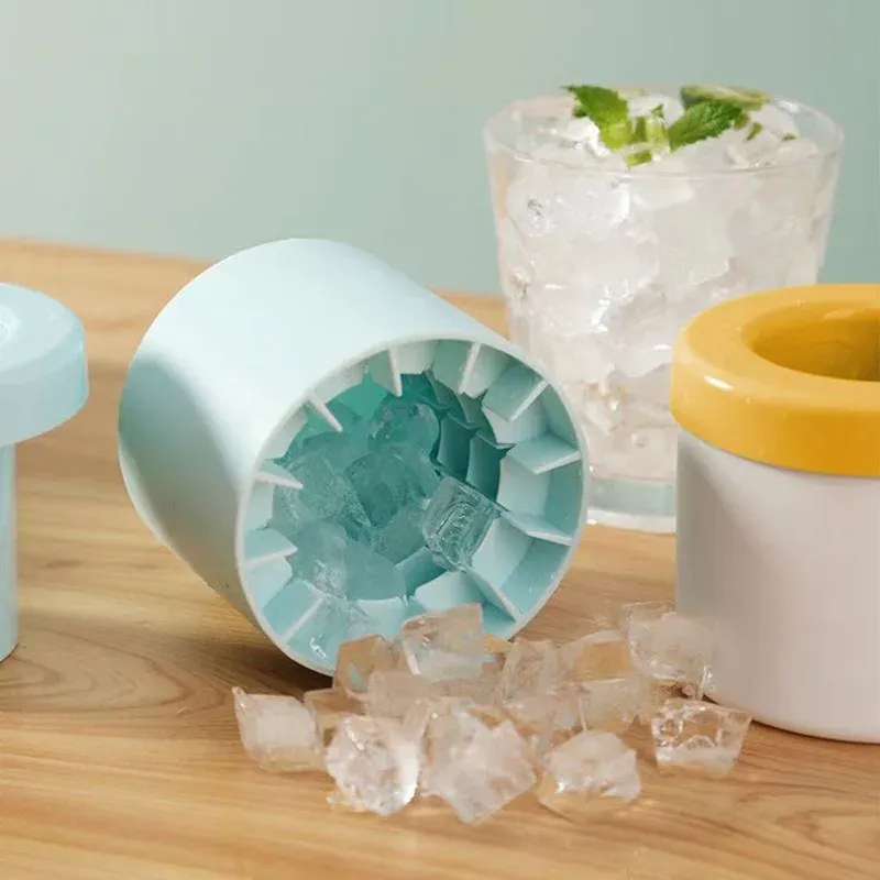 Food-grade silicone mini ice maker cup cylindrical mold ice cube tray with lid