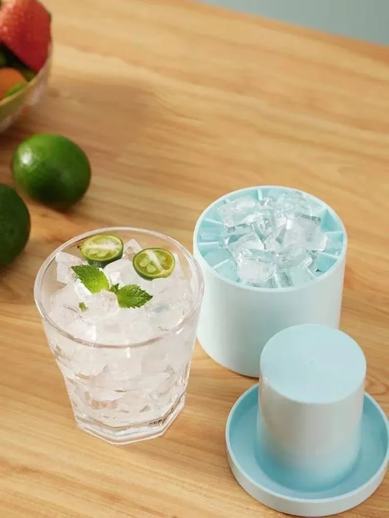 Food-grade silicone mini ice maker cup cylindrical mold ice cube tray with lid