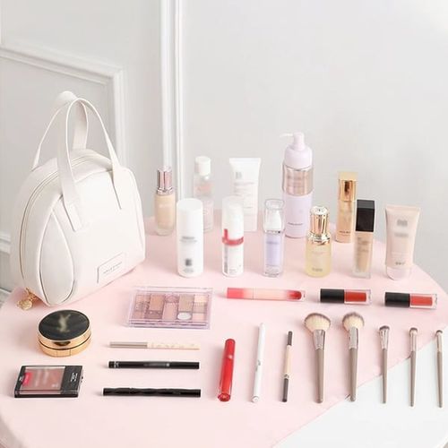 👜 Multi-layered Shell-shaped Cosmetic Bag