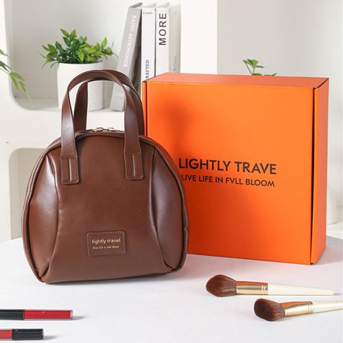 👜 Multi-layered Shell-shaped Cosmetic Bag