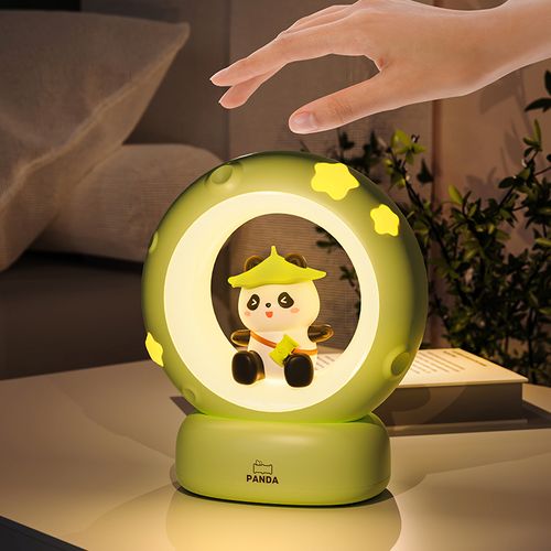 Kung Fu Panda Pat Light 3-Speed Dimmable Children's Desk Lamp