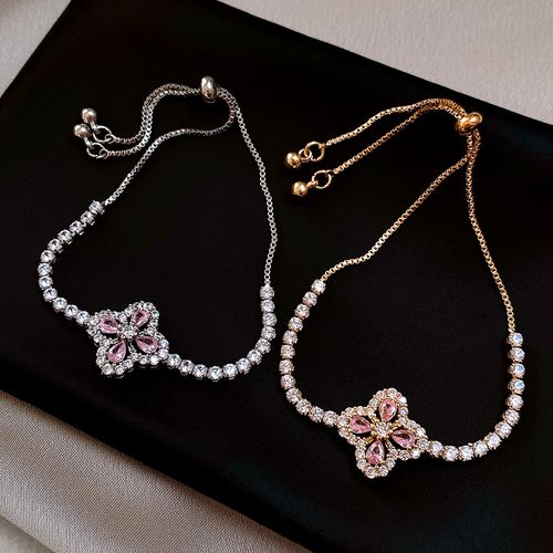 Fashionable Zircon Four-Petal Flower & Heart Bracelet - Light Luxury High-End Sparkly Bracelet