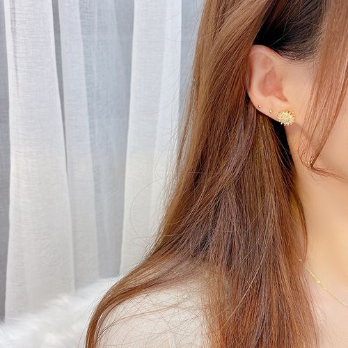 Minimalist Rotatable Sunflower Copper-Plated Zircon Earrings: A Light Luxury High-End Accessory Jewelry