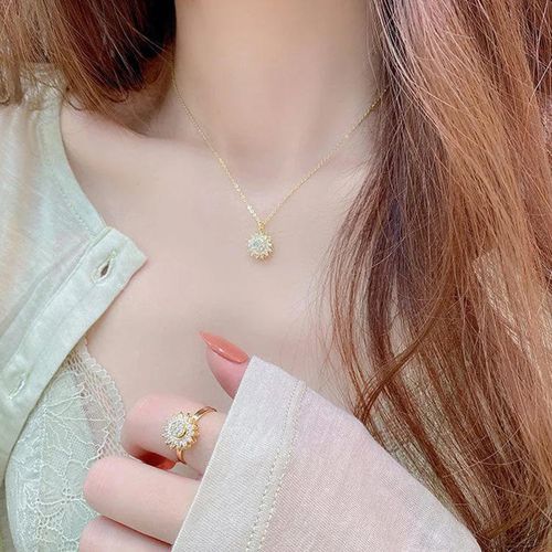 Minimalist Rotatable Sunflower Copper-Plated Zircon Necklace A Light Luxury High-End Accessory Jewelry