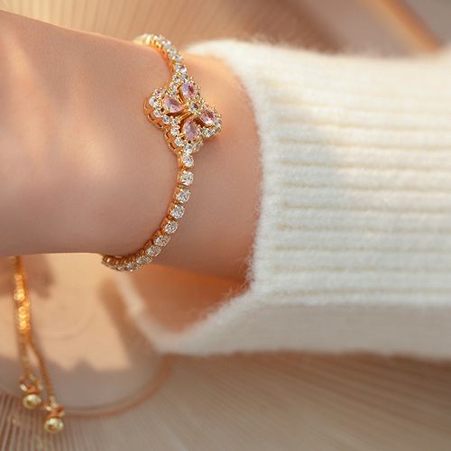 Fashionable Zircon Four-Petal Flower & Heart Bracelet - Light Luxury High-End Sparkly Bracelet