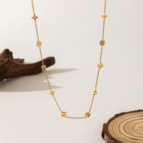 High-end light luxury geometric small square flower titanium steel necklace, women's fashion internet celebrity four-leaf clover clavicle chain set