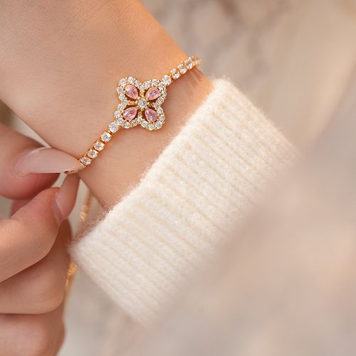 Fashionable Zircon Four-Petal Flower & Heart Bracelet - Light Luxury High-End Sparkly Bracelet