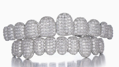 💎Sparkling stone‑encrusted grills for bold daily wear.