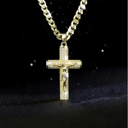 Luxurious Gold-Plated Cross Pendant Necklace with Sparkling Accents – Timeless Symbol of Faith and Elegance for Every Occasion
