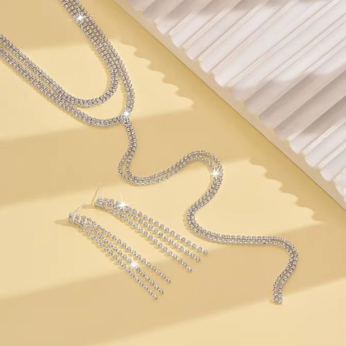 Shine Bright with This Stunning Rhinestone Jewelry Set!
