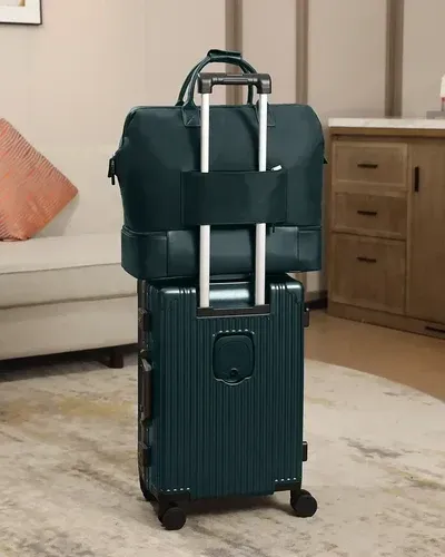 Large-capacity travel bag