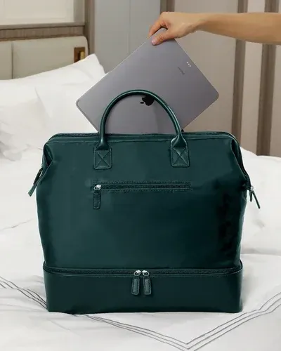 Large-capacity travel bag