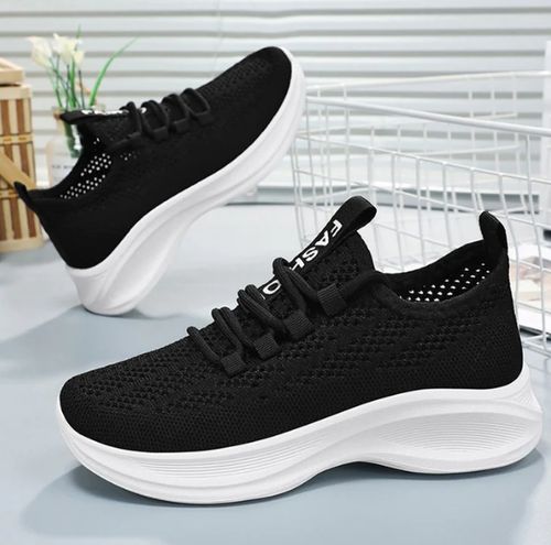 Women's lightweight mesh sneakers with good breathability